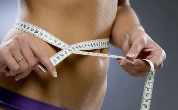 Efter att ha gått ner 7 kg på en vecka tack vare dieter och övningar kan du uppnå graciösa former. 