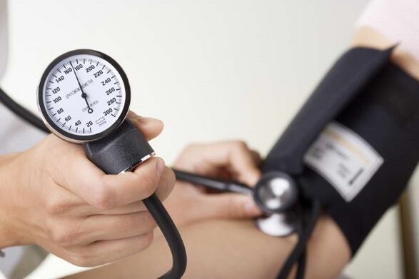 Personer med högt blodtryck är förbjudna att följa den lata dieten