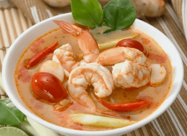 Soppa Tom Yam med räkor